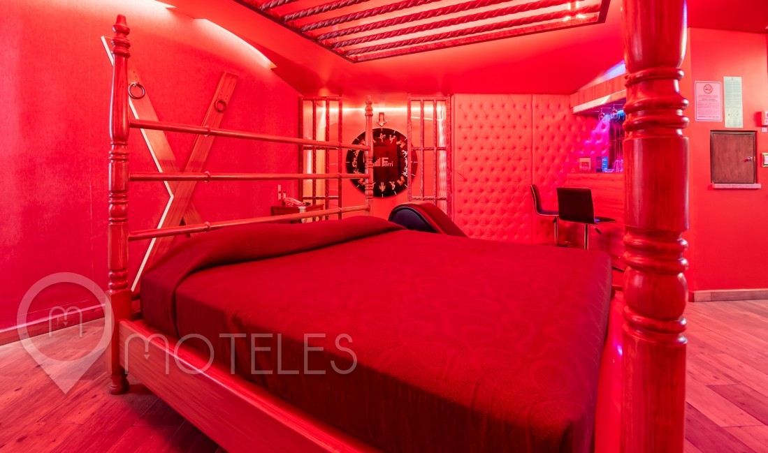 Habitacion Suite Temática Cuarto Rojo del Motel Ferri Hotel & Suites 