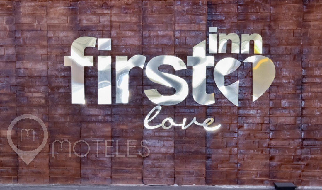 Motel First Inn Love