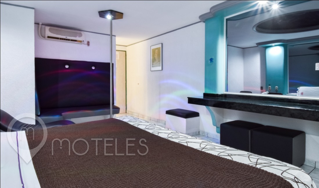 Habitacion Sencilla con Tubo del Motel Lexus